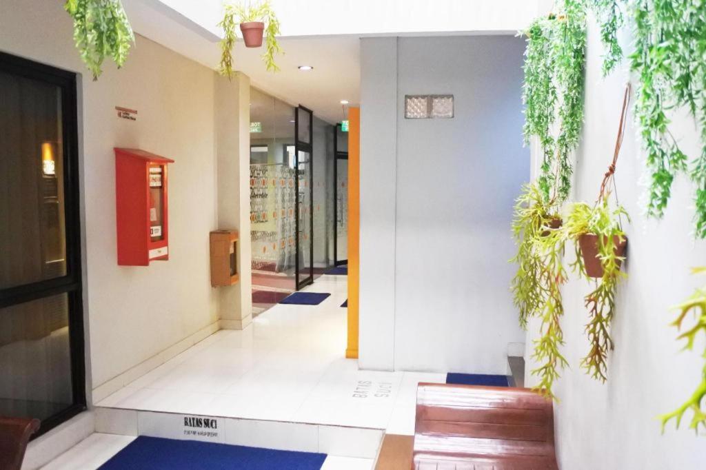 Sofyan Hotel Soepomo Jakarta Exterior foto
