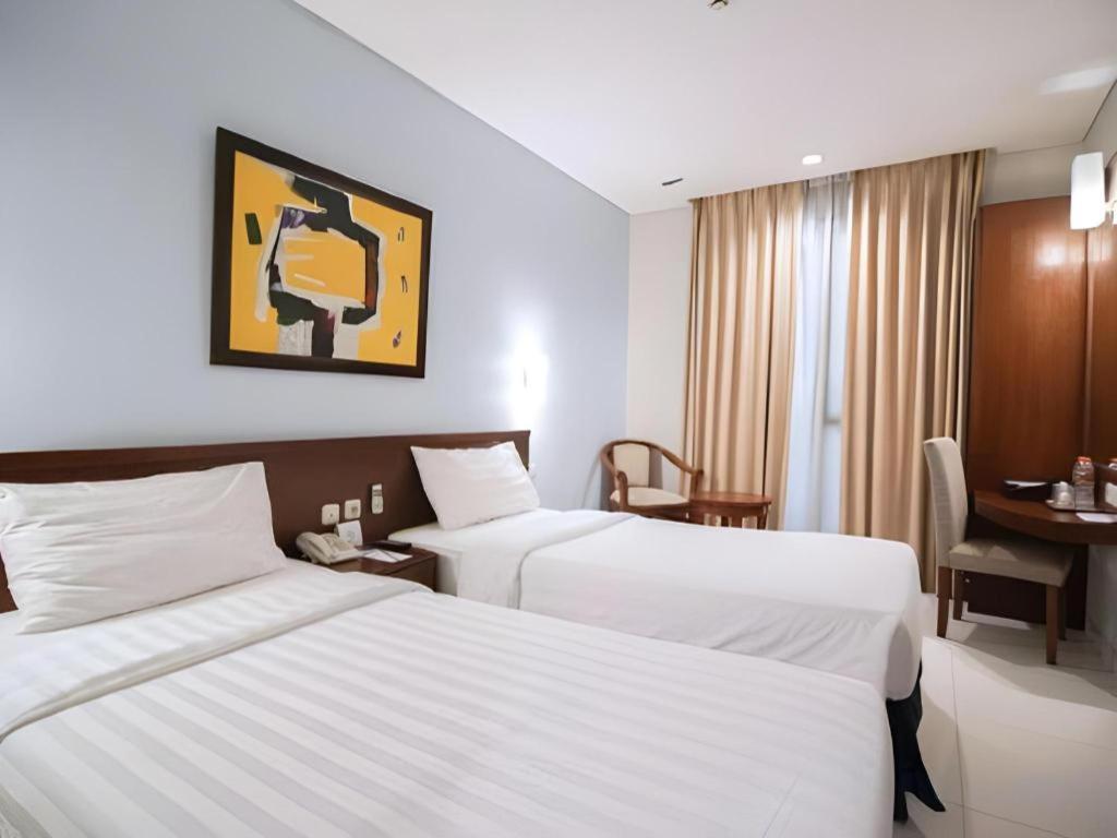 Sofyan Hotel Soepomo Jakarta Exterior foto